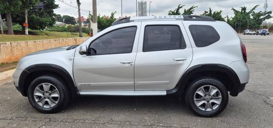 RENAULT DUSTER 2.0 DYNAMIQUE 4X2 16V FLEX 4P AUTOMÁTICO